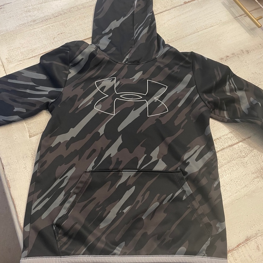 UA boys hoodie